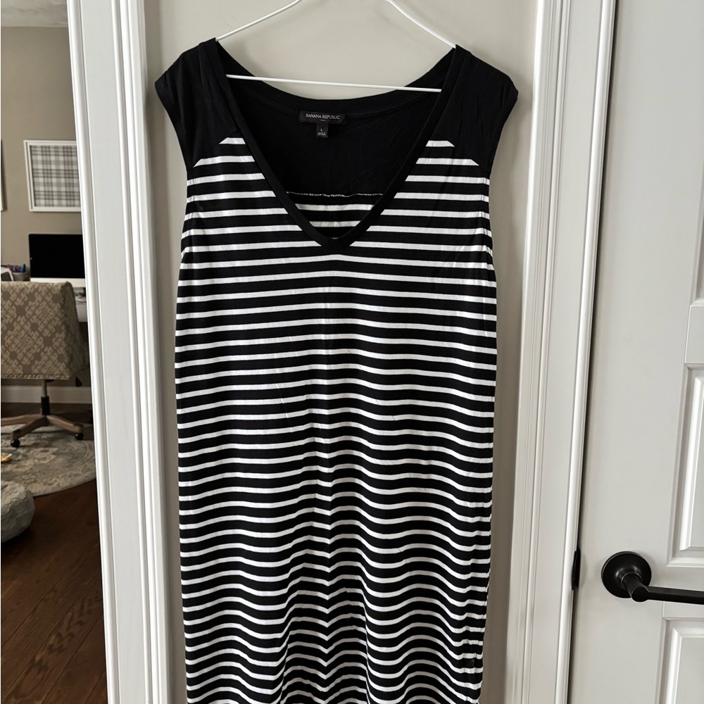 Banana Republic Monochrome Striped Sleeveless Dress